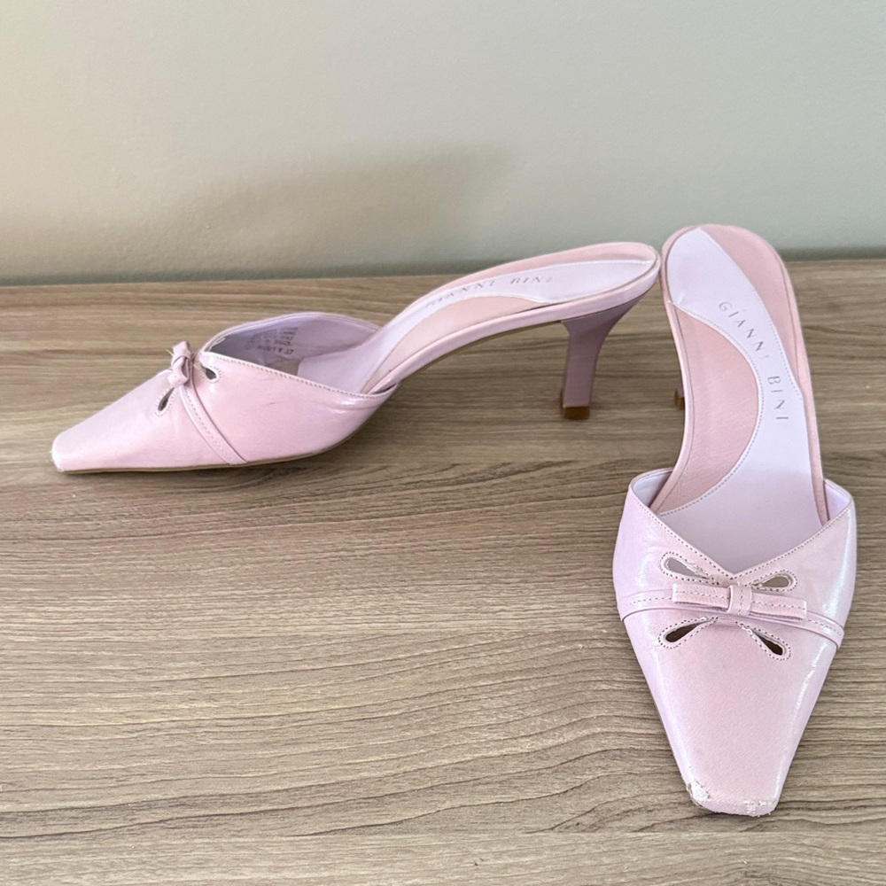 Gianni Bini Lilac Purple Women's Mules, size 5.5